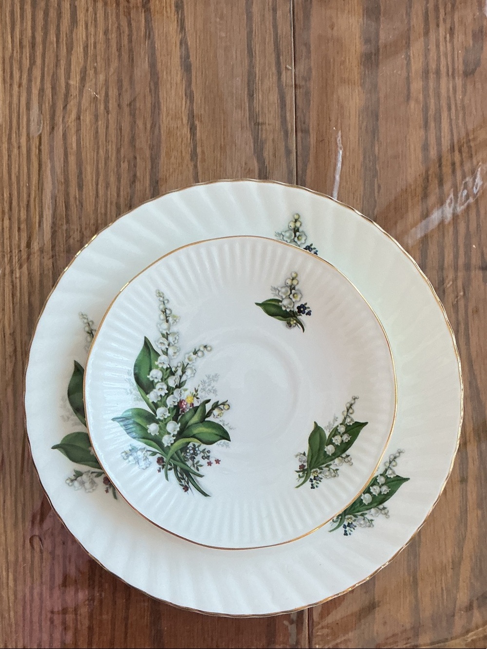 1950s Elizabethan bone china plate features a lily of the valley floral pattern